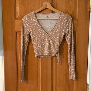 Me to We for PacSun Size Extra Small XS Brown Floral Long Sleeve Top